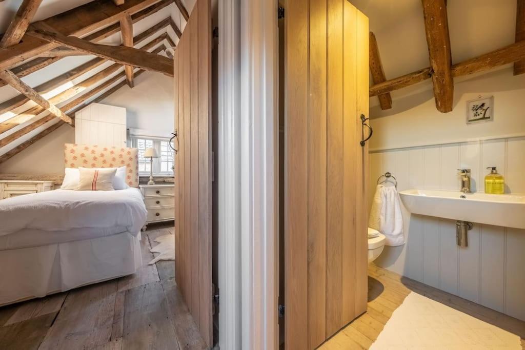 Beekeeper'S Cottage Fakenham Exterior photo