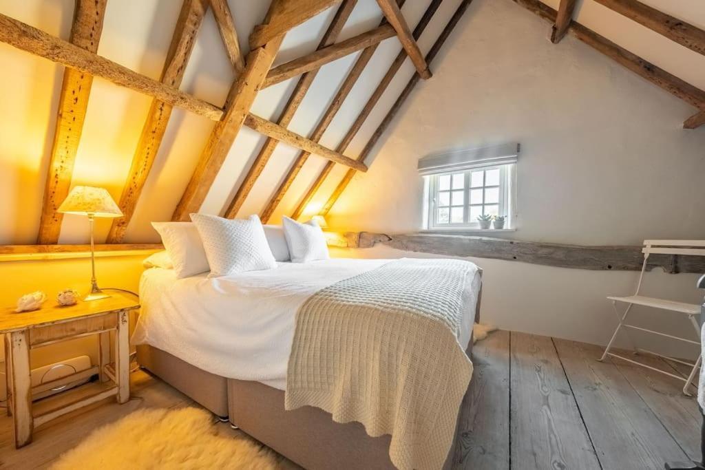 Beekeeper'S Cottage Fakenham Exterior photo