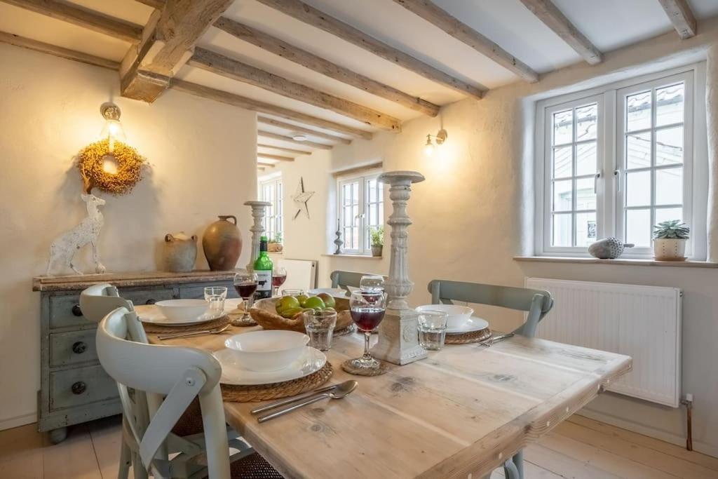 Beekeeper'S Cottage Fakenham Exterior photo